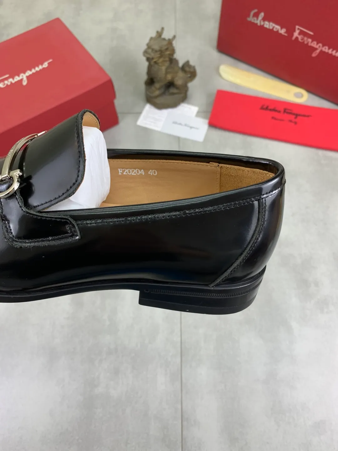 Men's Men's Shoes 💰P480💰[New Style] Water-dyed Niuli 🆘[Salvatore Ferragamo] Ferragamo's latest casual business leather shoes for men! Available at counters simultaneously! The fabric is made of specially imported original calfskin, the lining is made of imported water-dyed cowhide, and the original combination outsole is absolutely luxurious and leads the fashion trend. Matching code: 38-45; 4️⃣ colors available
